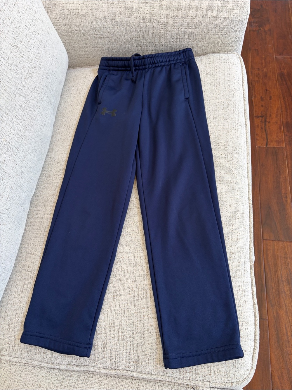 Under Armour size Youth Medium Navy Blue Performance Joggers